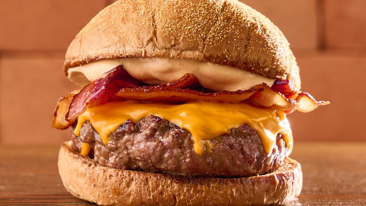 Do frango frito ao hambúrguer: sugestões especiais para celebrar o Dia dos Pais em grande estilo