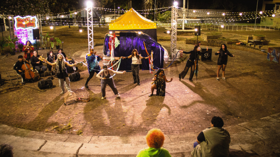 Teatro de rua ‘Umbigo do Infinito’ se apresenta no Riacho Fundo II no fim de semana