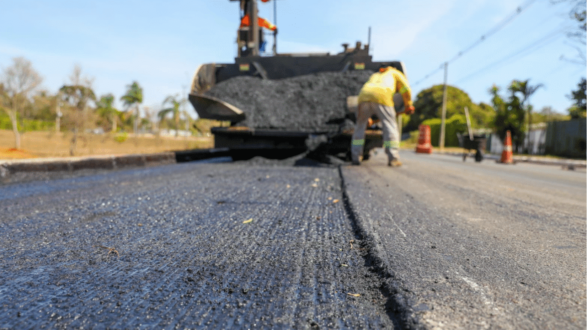 Com investimento de R$ 2,2 milhões, GDF inicia nova etapa de recuperação do asfalto no Lago Norte