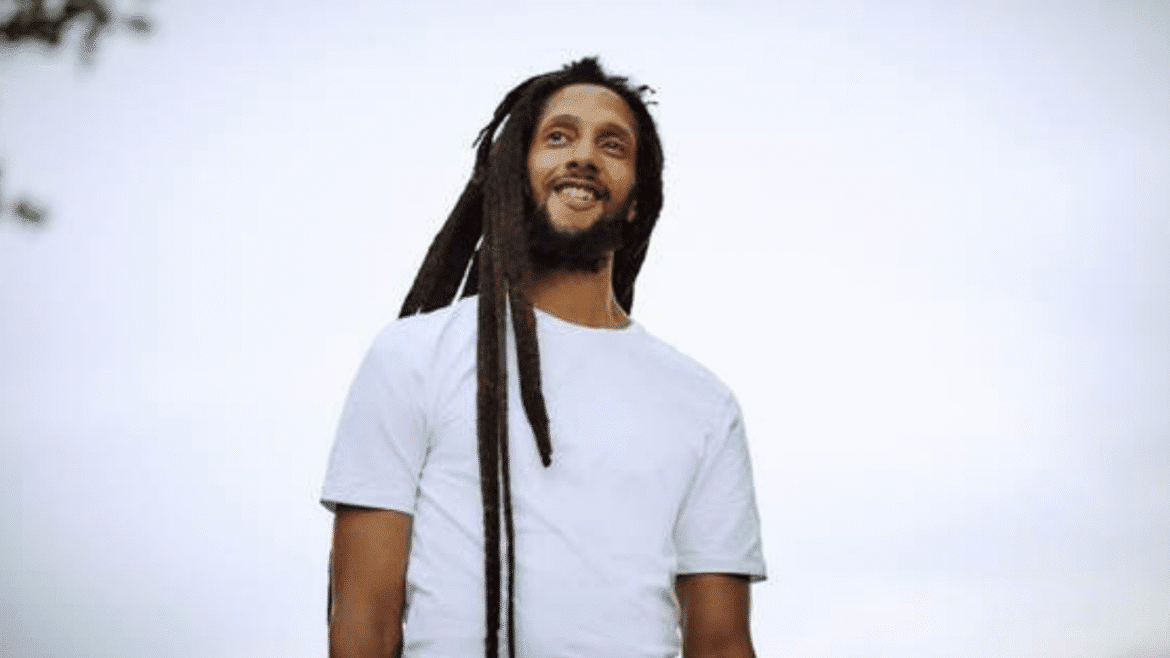 Filho da lenda Bob Marley, Julian Marley volta ao Brasil e faz show único em Brasília