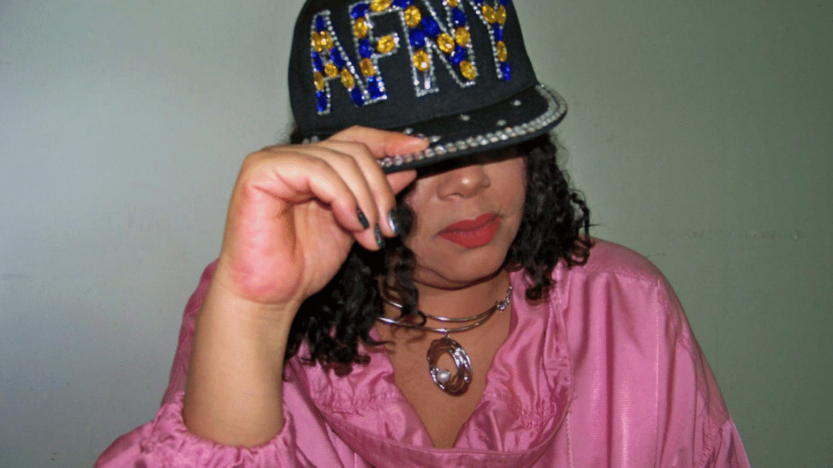 Vozes que não se calam: Dona Gi e a ascensão das mulheres no Rap nacional