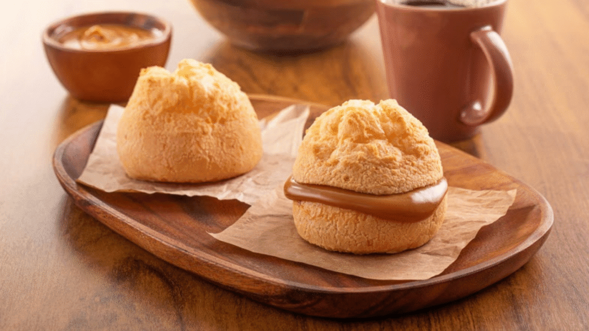 Prepara o Pão de Queijo Recheado com Doce de Leite do Divino Fogão