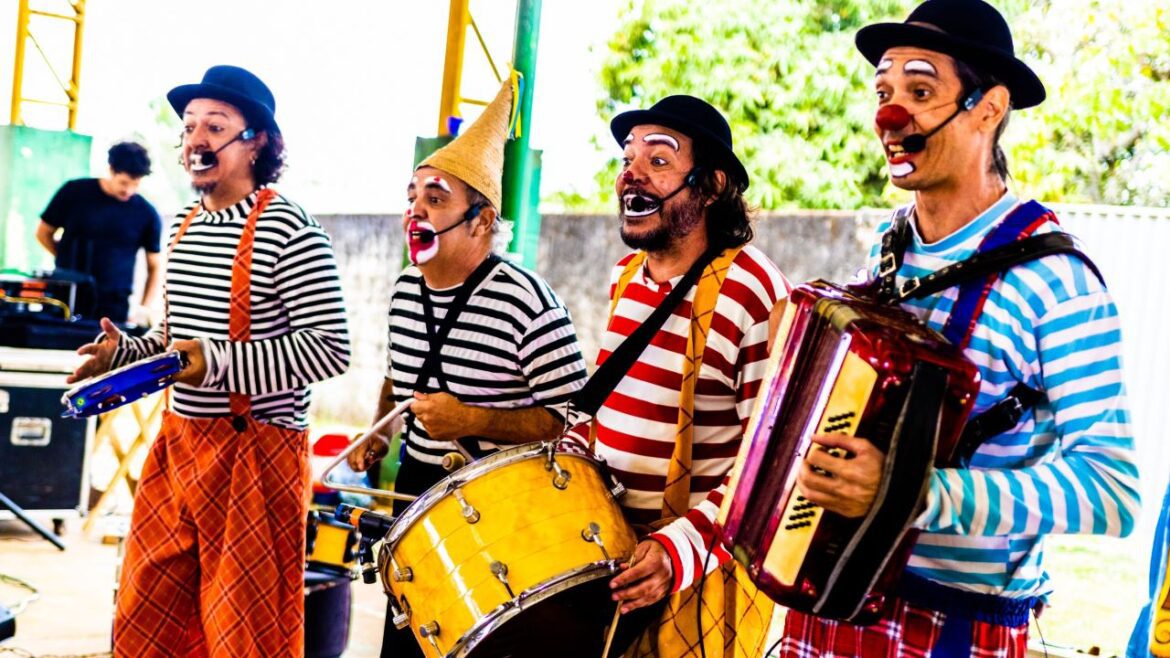 Cultura Via Satélite celebra os 25 anos dos Irmãos Saúde em São Sebastião