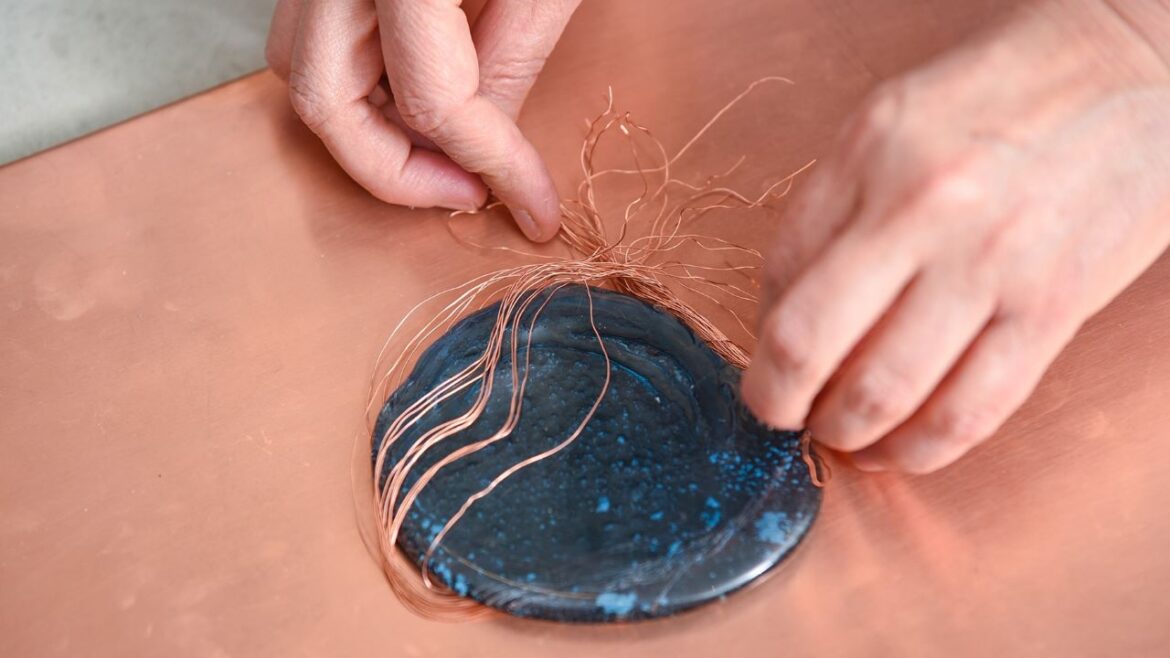 A Exposição de artes visuais Sensibilità chega ao Espaço Venâncio Cultural com experiência multissensorial e inclusiva