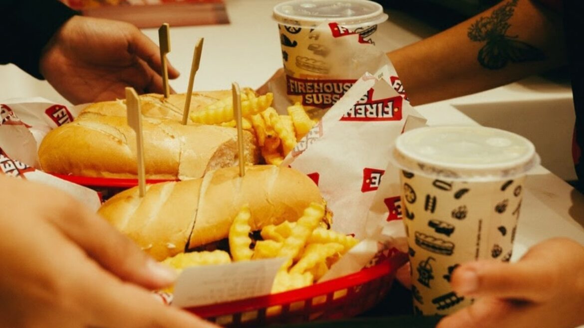 Firehouse Subs amplia presença com entrada no mercado de delivery