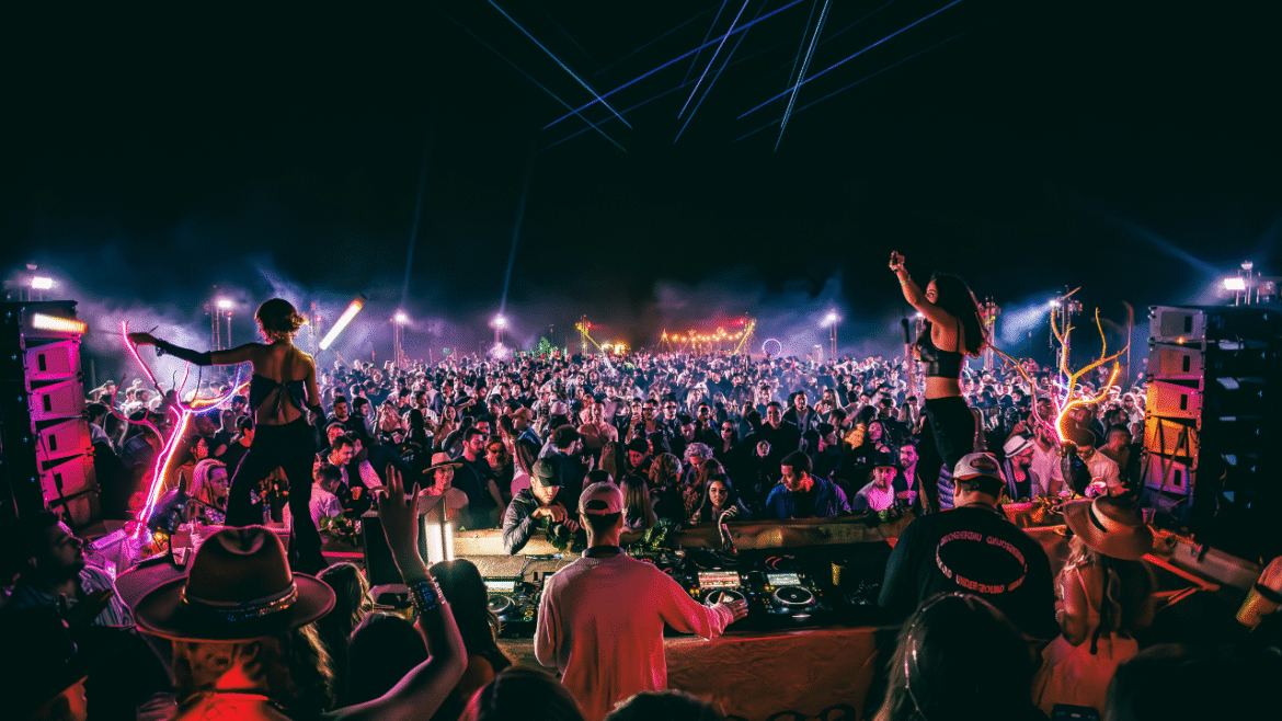 Festa Pitoresca une música eletrônica e vinhos em meio aos vinhedos de Pirenópolis