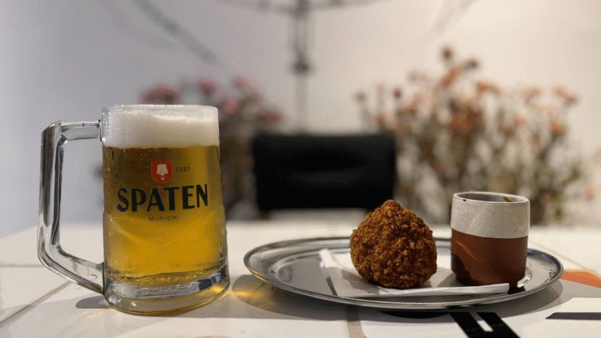 Happy hour no Juscelino Bar transforma o fim de tarde em celebração na Asa Sul