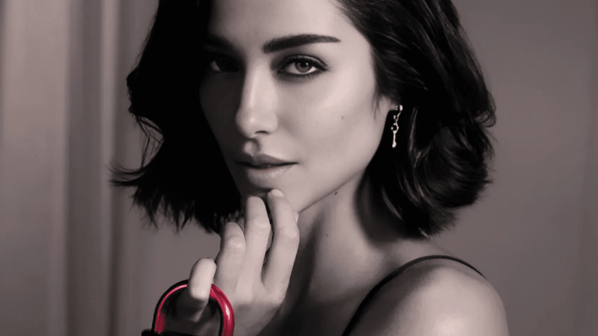 O Boticário apresenta Her Code Clímax, com tecnologia inédita no mercado de fragrâncias global, que comprovadamente desperta a sensualidade