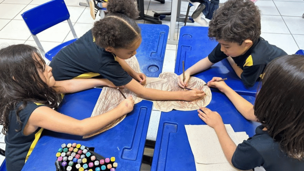 Escola em Brasília promove Feira Cultural com viagem histórica no tempo