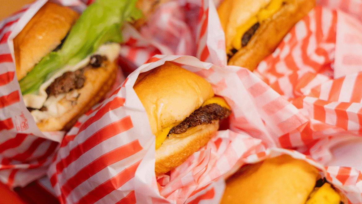 Foster’s Burger inaugura nova unidade na Asa Norte, em frente ao Boteco Caju Limão