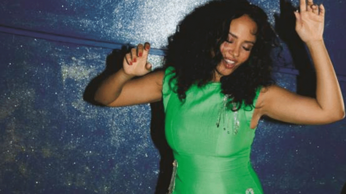 Mayra Andrade apresenta turnê “ReEncanto” no Brasil