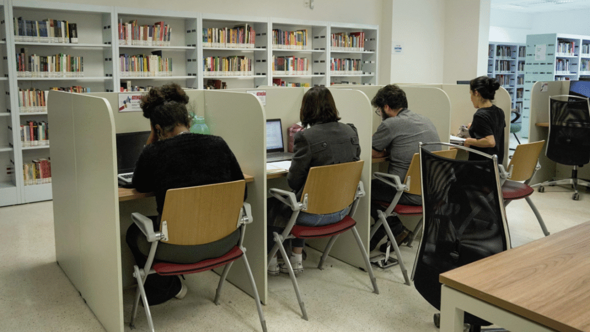 Biblioteca Demonstrativa em Brasília convida a comunidade para estudar e aproveitar serviços gratuitos