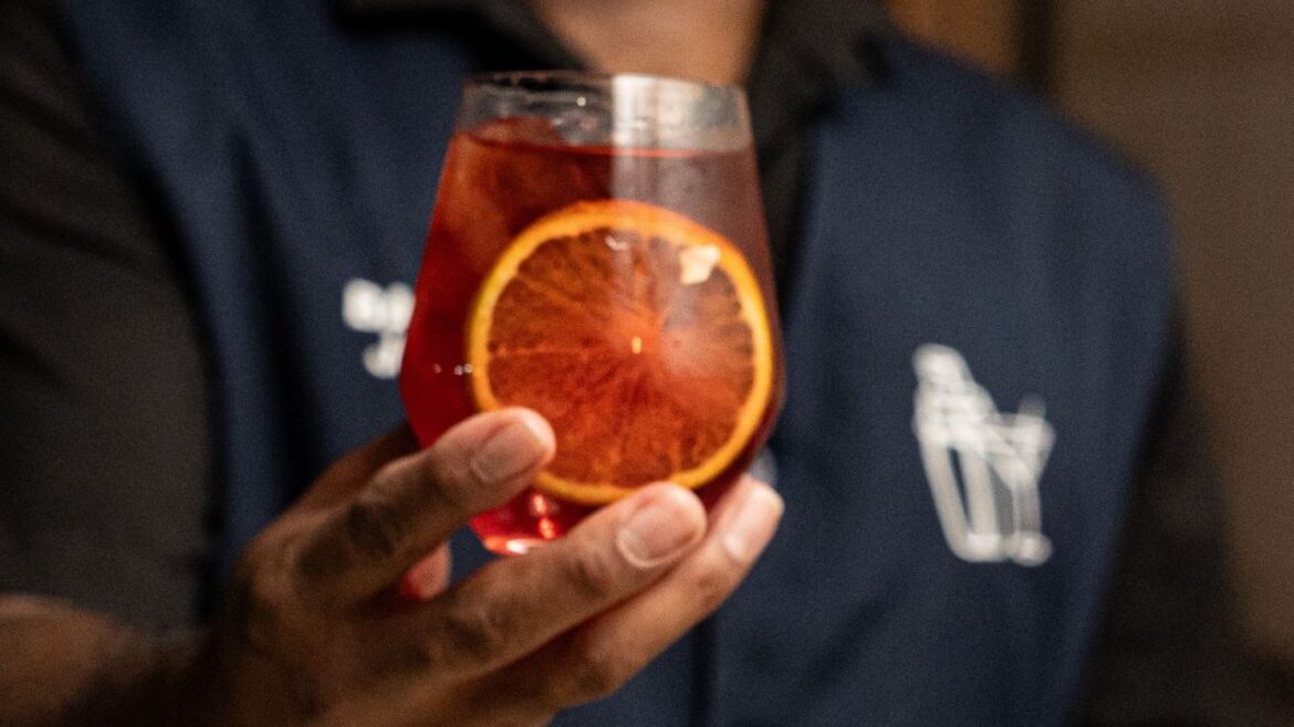 Cerratto tem música boa e dose dupla de cerveja e drinks nesta sexta (10)