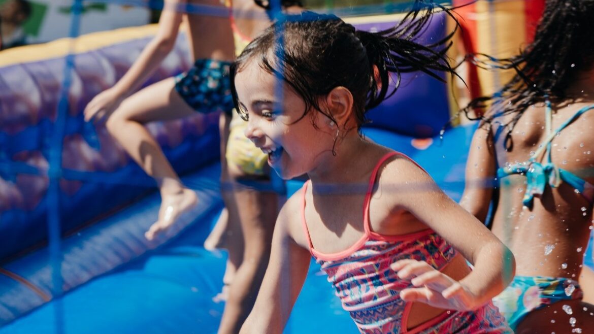 Clube.Co celebra o Dia das Crianças com brincadeiras, karaokê e muita diversão ao ar livre