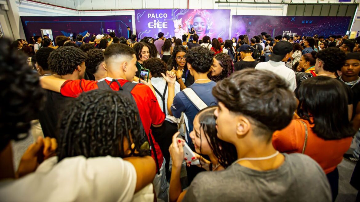 EXPO CIEE 2025 oferece mais de 20 mil vagas de estágio e aprendizagem para jovens