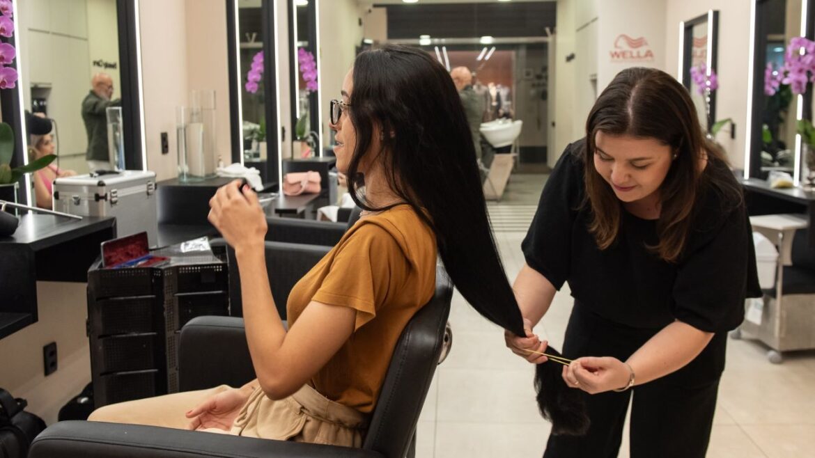 Pátio Brasil Shopping recebe o projeto “Corte e Compartilhe” em apoio ao Outubro Rosa