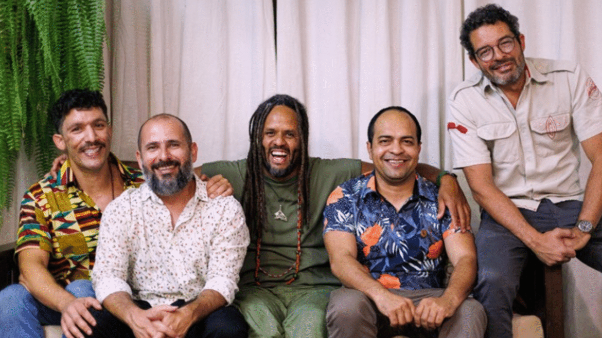 Cantor brasiliense celebra 10 anos de carreira e lança novo álbum com duas apresentações na cidade