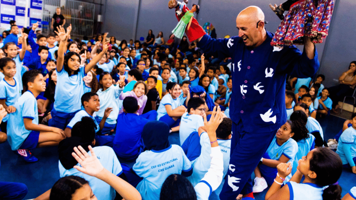 O Mamulengo Vai à Escola chega em Taguatinga e no Guará