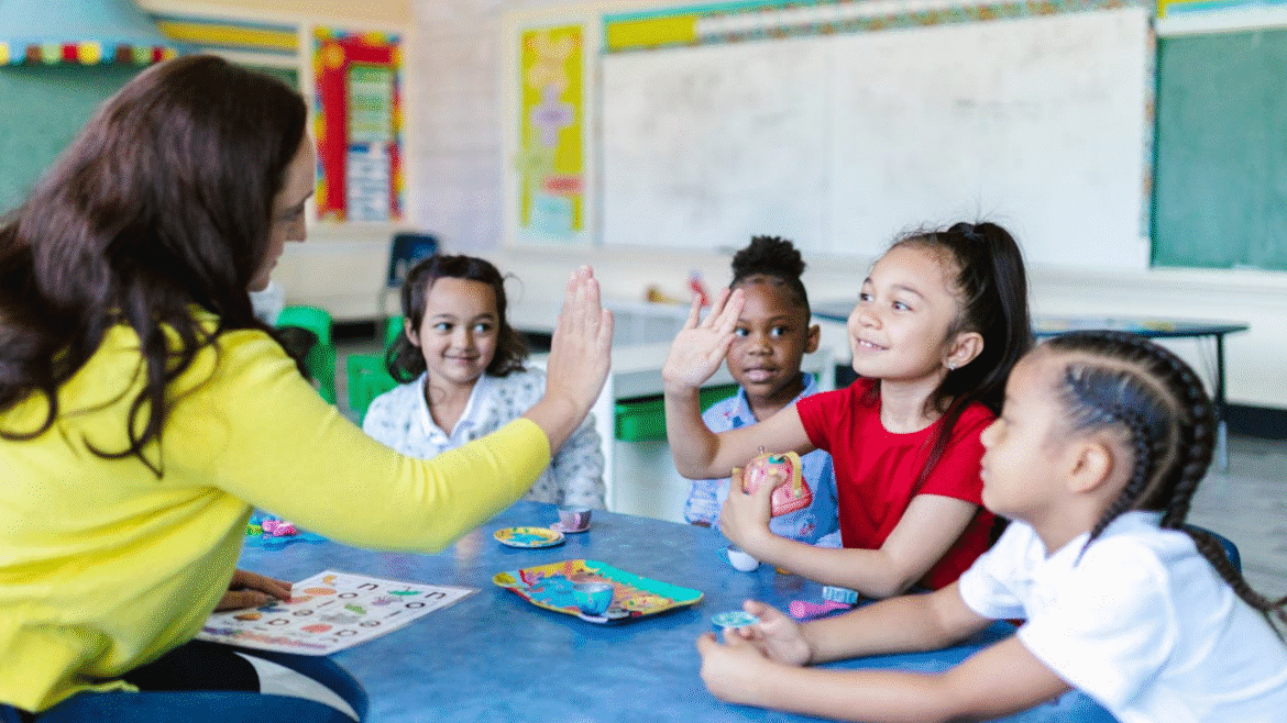 Educação inclusiva: PL sobre autismo avança no Congresso e destaca a formação de professores com base científica
