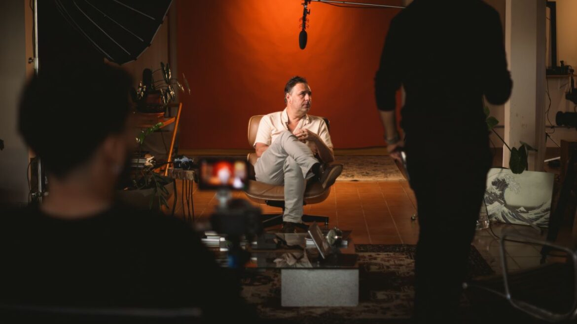 Comissão Especial de Direitos Humanos e Cidadania apresenta “Sabores de Rua”, série documental com Gil Guimarães sobre comida de rua de Brasília