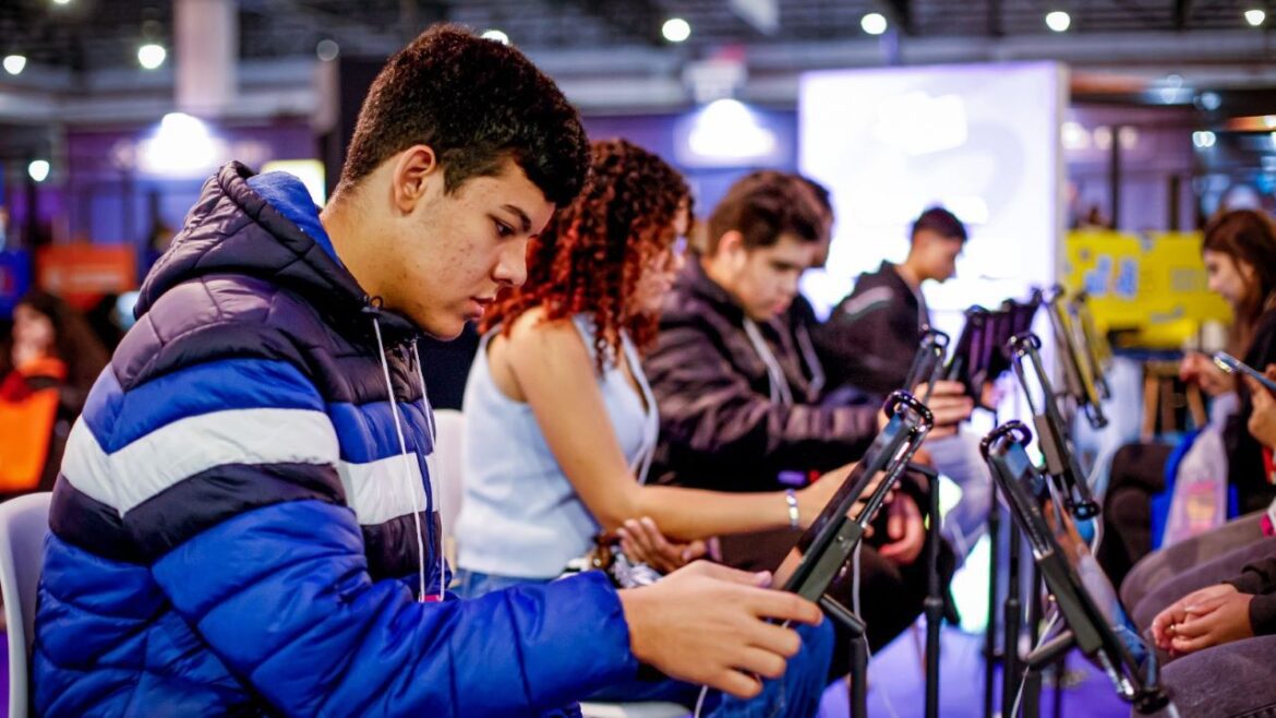 Ainda dá tempo para conseguir a vaga dos sonhos: Maratona presencial do CIEE reúne mais de 11 mil oportunidades em todo o país