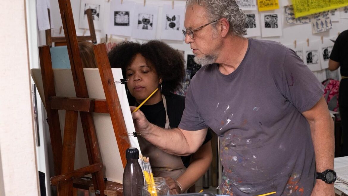 Exposição provoca diálogo entre arte, Amazônia e inteligência artificial no Centro de Artes de Brasília