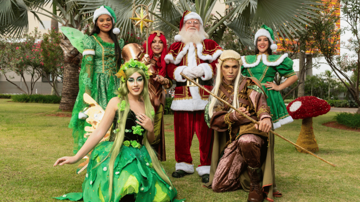 Chegada do Papai Noel encanta e inaugura o Reino Encantado do Natal no JK Shopping
