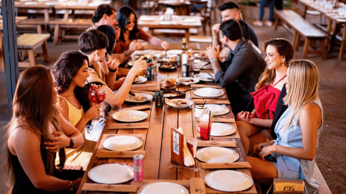 É tempo de confraternizar: Fazenda Churrascada apresenta menus especiais para encontros de empresas, famílias e grupos de amigos