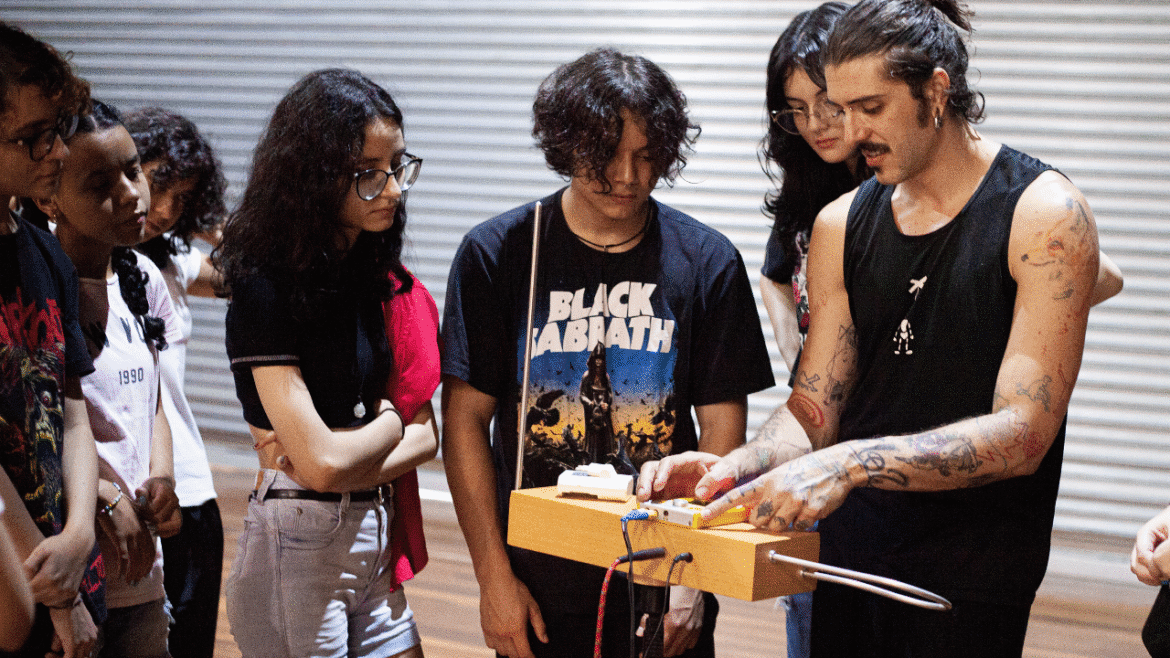 Cartilha gratuita ensina como tornar a cultura mais acessível para todos os públicos