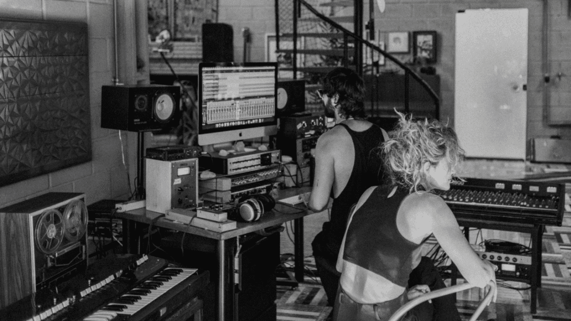 Casacájá lança canal de sessões ao vivo e fortalece artistas da periferia do DF