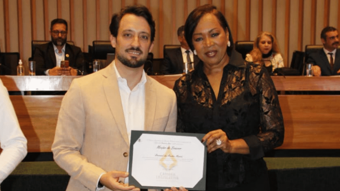 Danniel Muniz, Gerente de Produção da CONBRAL, é homenageado na CLDF