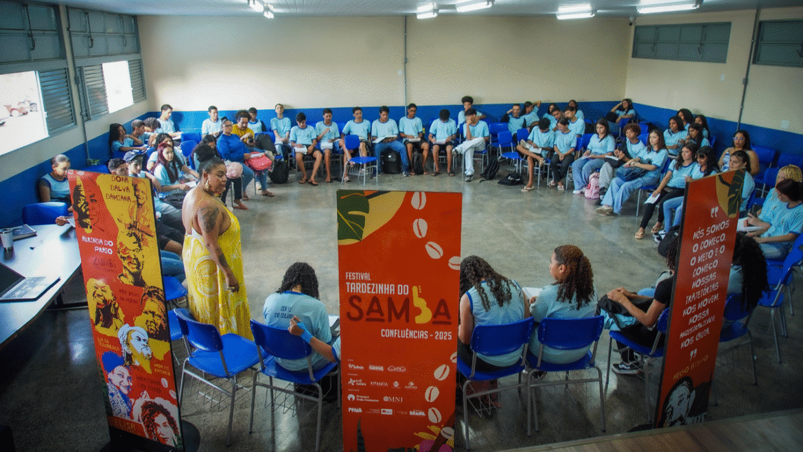 “Tardezinha do Samba vai à Escola” leva e trabalha a cultura negra às salas de aula de Ceilândia