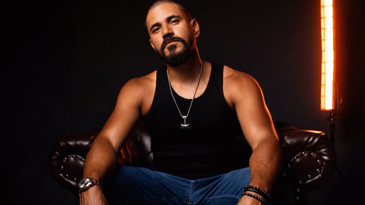 Plínio Perrú retorna a Brasília com show de stand up comedy no SESC da 504 Sul