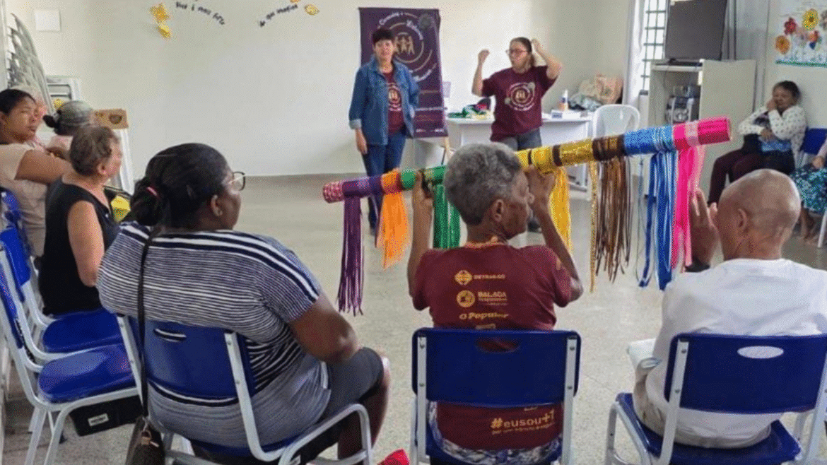 Grupo Paepalanthus e Sivuquinha de Brasília encerram atividades do projeto Cirandas e Histórias na Terra das Memórias nesta terça-feira (25), no CECON da Estrutural