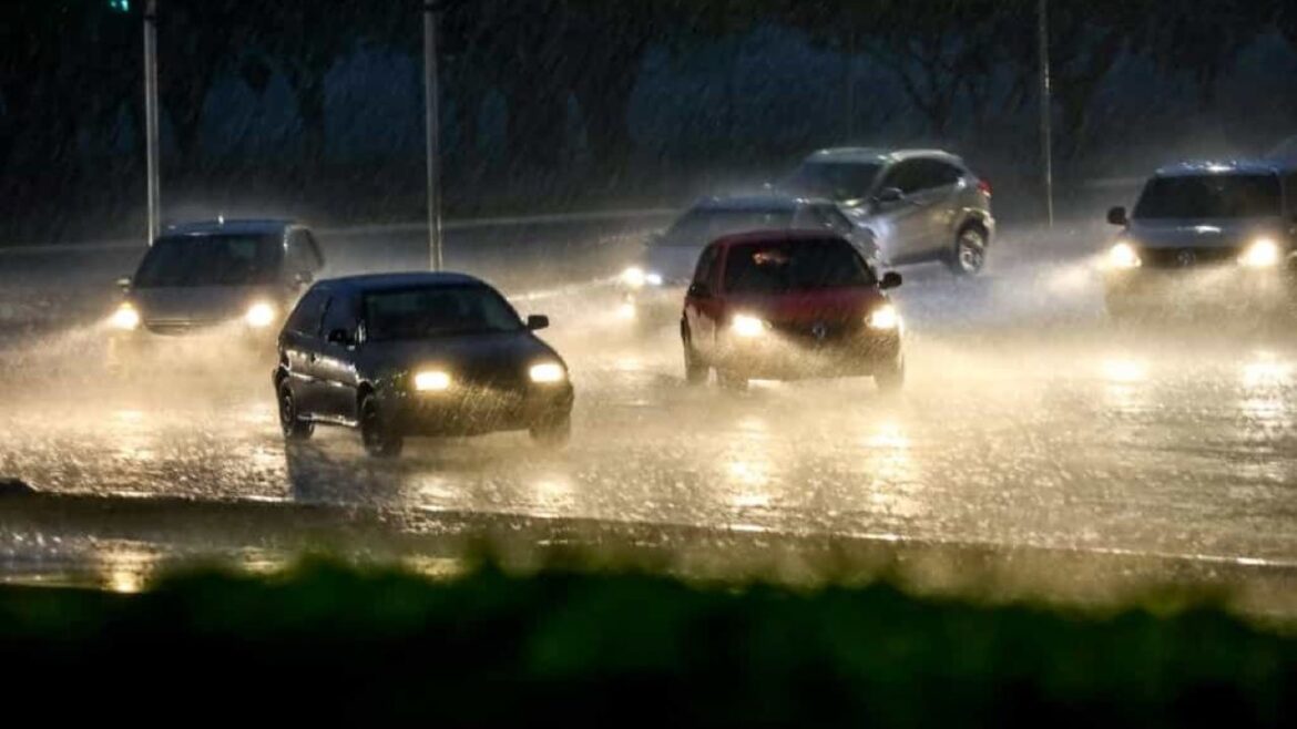 Chuvas demandam cuidados no trânsito