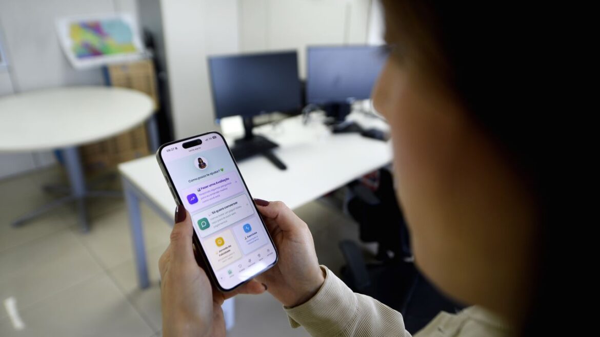 SAMia: GDF lança aplicativo gratuito de inteligência artificial que fortalece cuidado em saúde mental