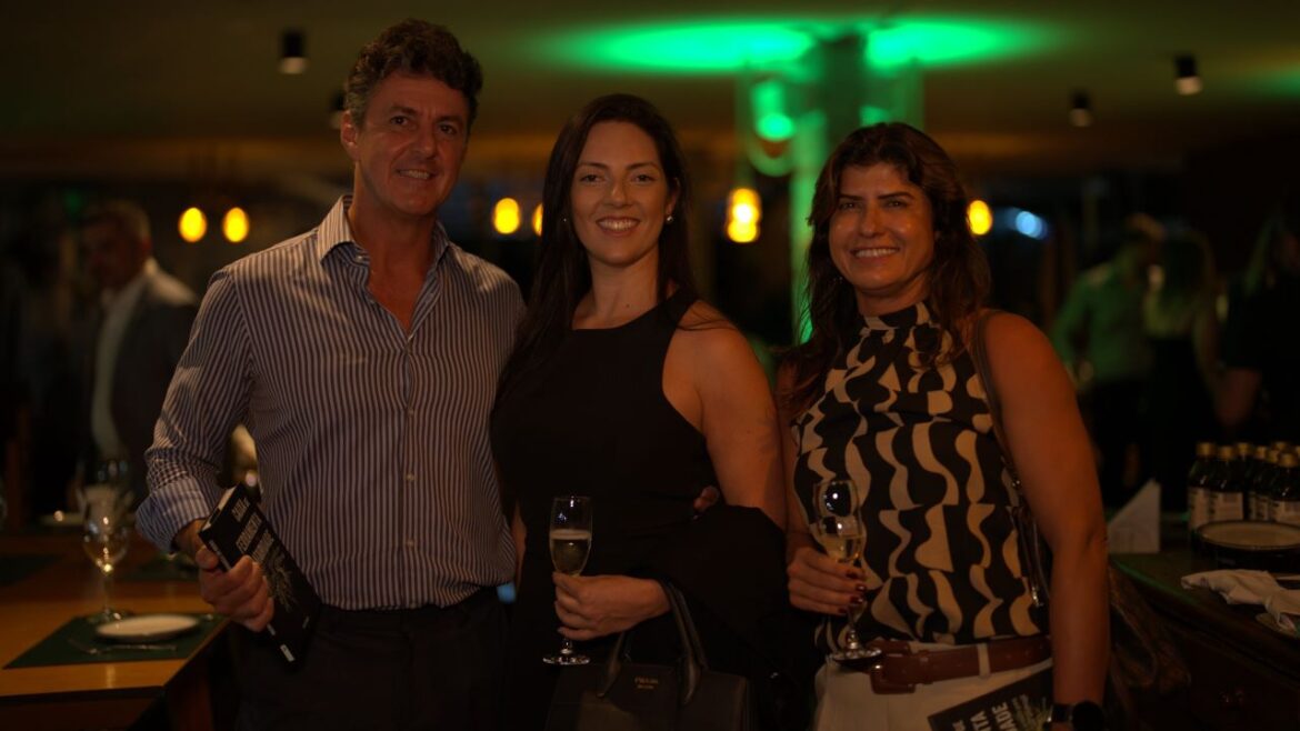 Lançamento do livro “Caixa de Ferramenta da Maturidade” reúne amigos, convidados e marca estreia literária de Carlos Magno