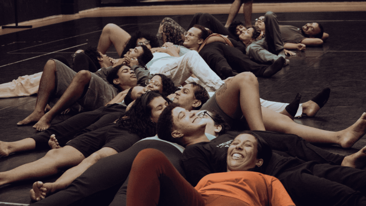 Desestressa Dançando une práticas artísticas e saúde em oficinas gratuitas