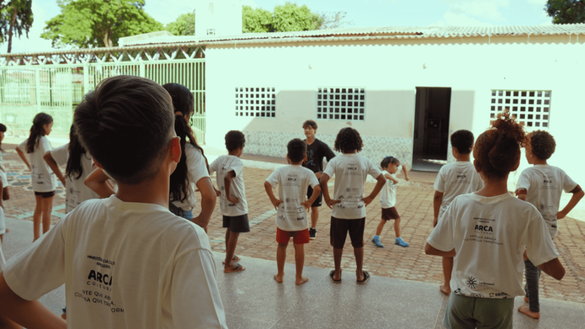 Arigos De Crianças e Adolescentes Do Df Recebem Projeto Que Valoriza a Arte e a Socialização