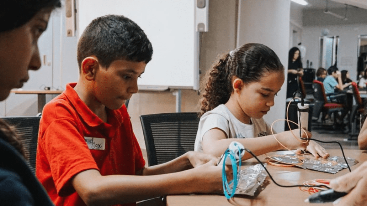 Projeto Planetário Jovem leva oficinas e exposição sustentável a crianças e jovens em Brasília