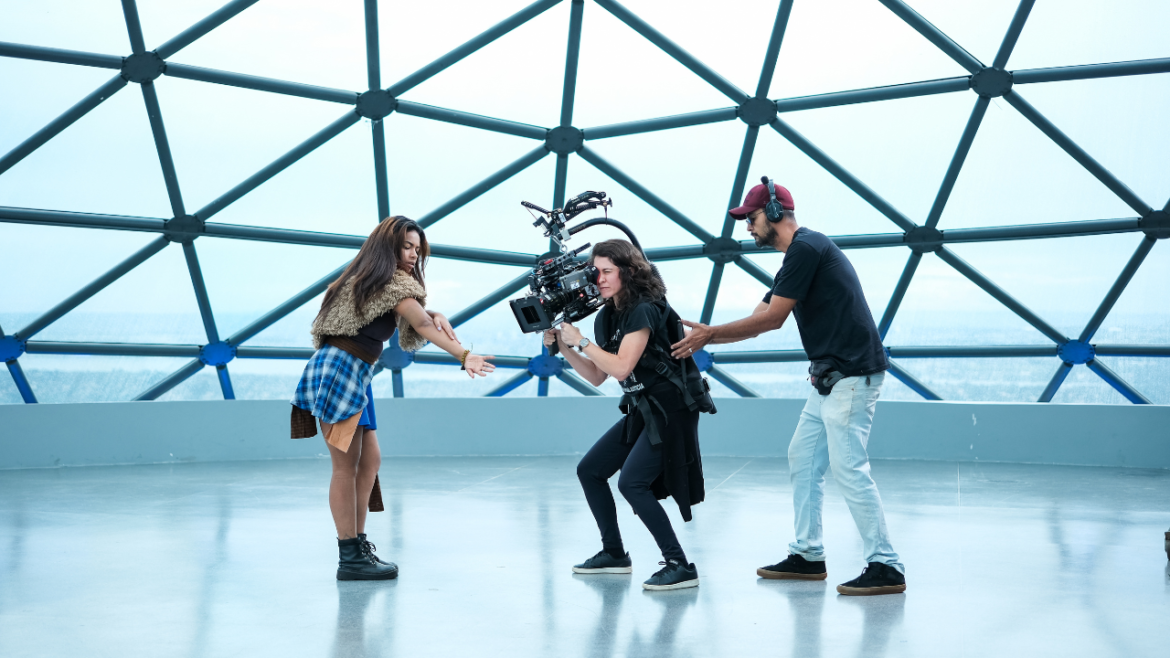 Curta-metragem "Tenho Você em Mim", de Alex Vidigal, inicia filmagens no DF unindo estética pop e ancestralidade