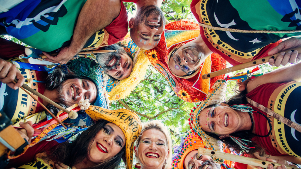 Ventoinha de Canudo faz seu 23º Carnaval brincando pelas ruas da cidade