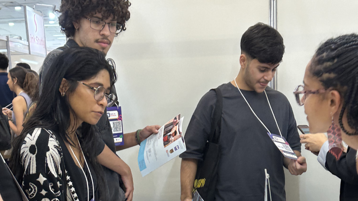 Nem dólar alto, nem burocracia: brasileiros seguem firmes no sonho de estudar for