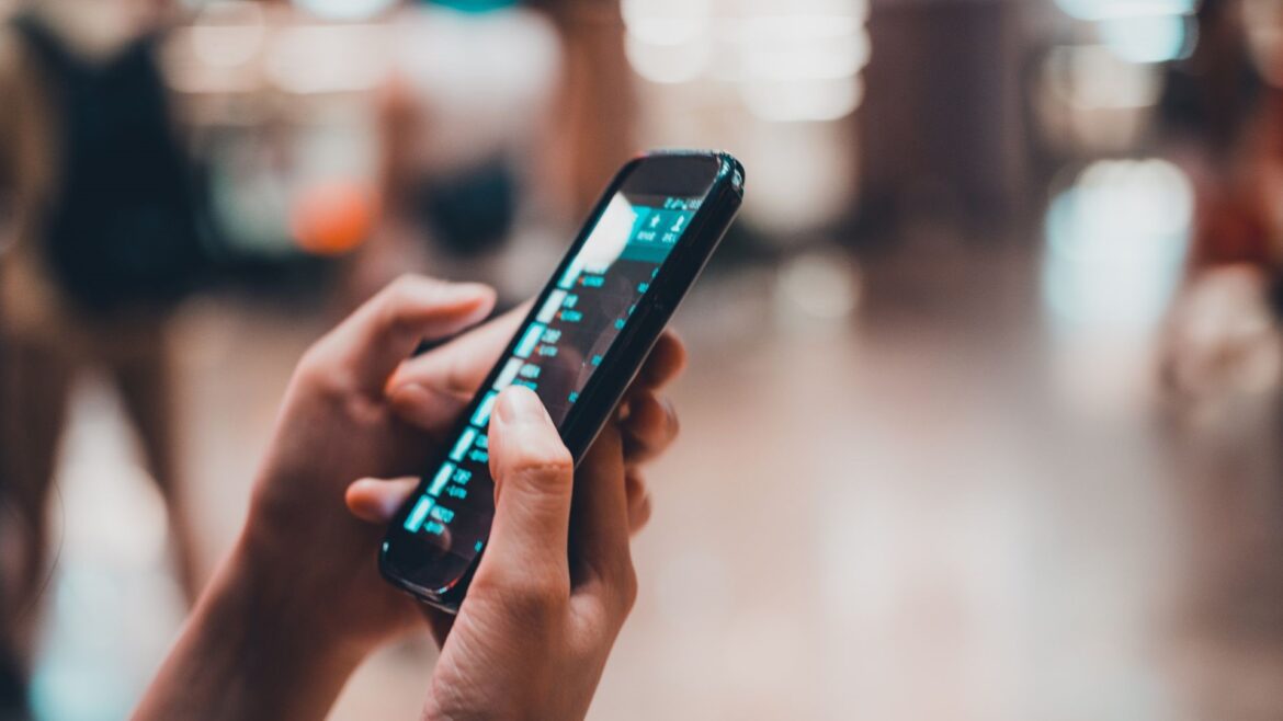 ECA Digital: lei entra em vigor para proteger crianças e adolescentes