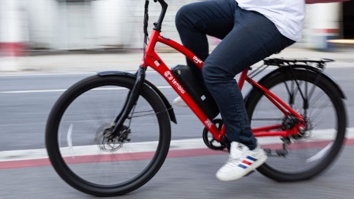 iFood amplia mobilidade elétrica em Brasília com cem novas bikes para entregadores