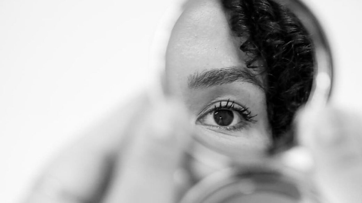 Fotógrafa realiza palestra no Espaço Longevitá sobre arte e impacto social