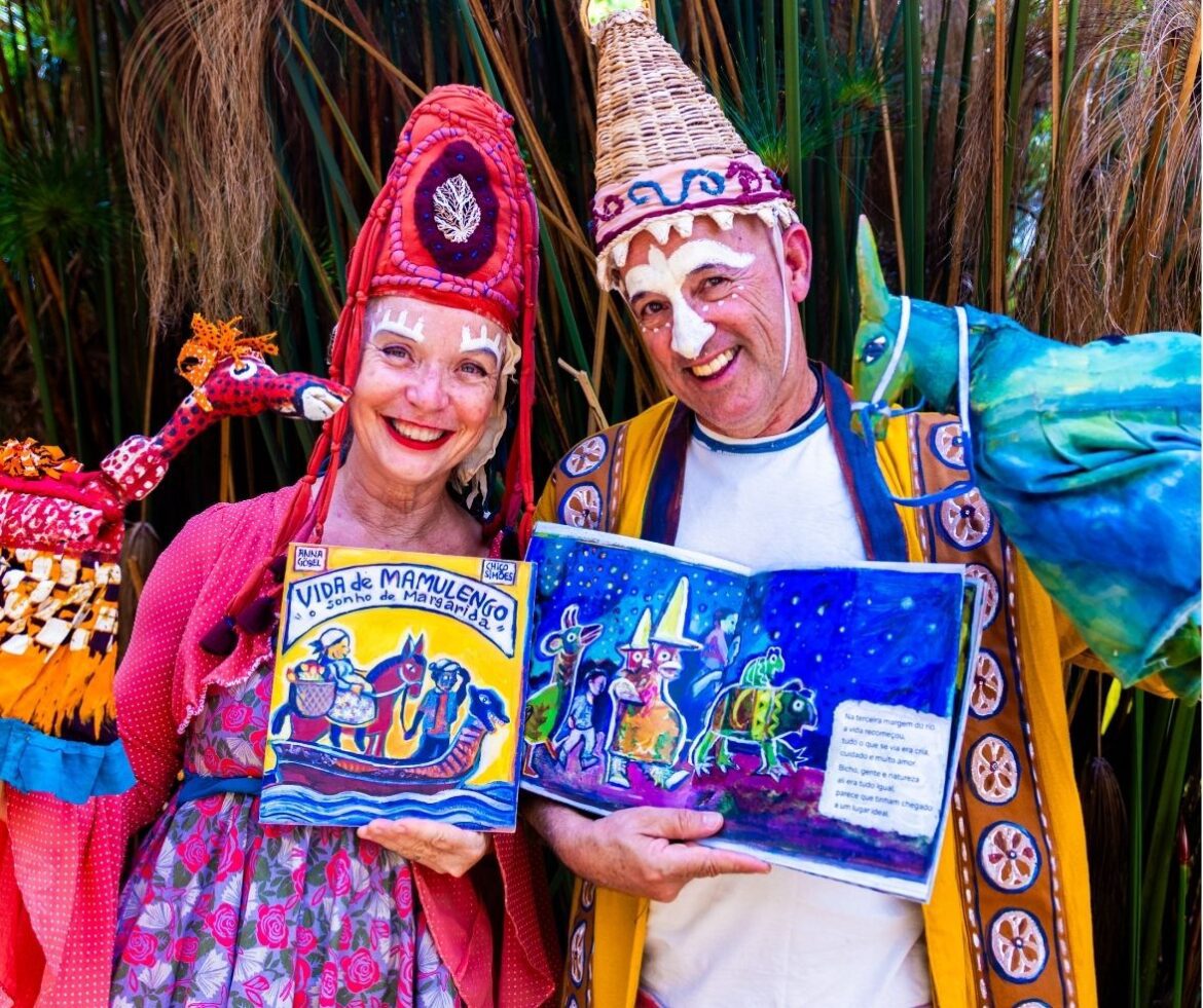 Anna Göbel e Chico Simões lançam livro ilustrado inspirado no teatro popular de bonecos