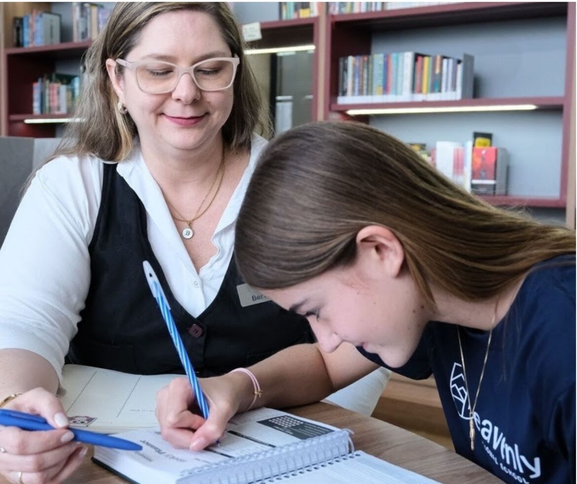 Cérebros em desenvolvimento: entender como crianças aprendem também exige olhar para o que elas sentem