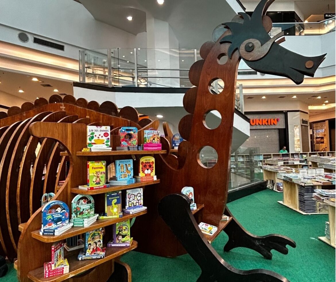Pátio Brasil Shopping reúne Feira do Livro Boralê e Totem de Figurinhas Personalizadas entre as atrações deste fim de semana