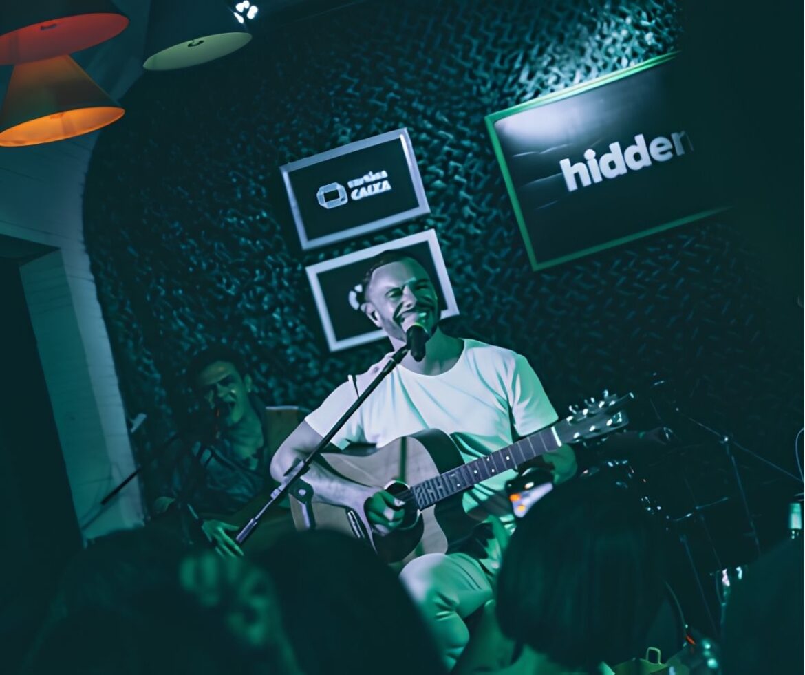 Hidden anuncia programação especial para o Dia dos Namorados com show do Acústico Navaranda